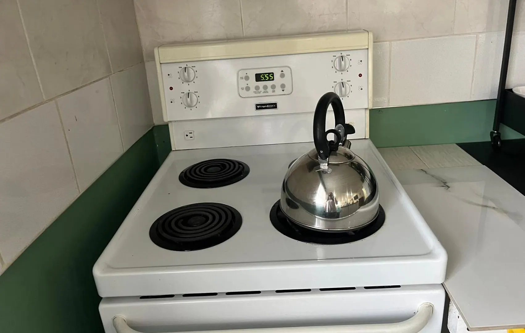 Guest house Quiet Budget Room Easy Transit North York Toronto Canada